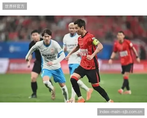 成都蓉城半程打入33球仅失13球，攻防两端数据均为联赛最佳。